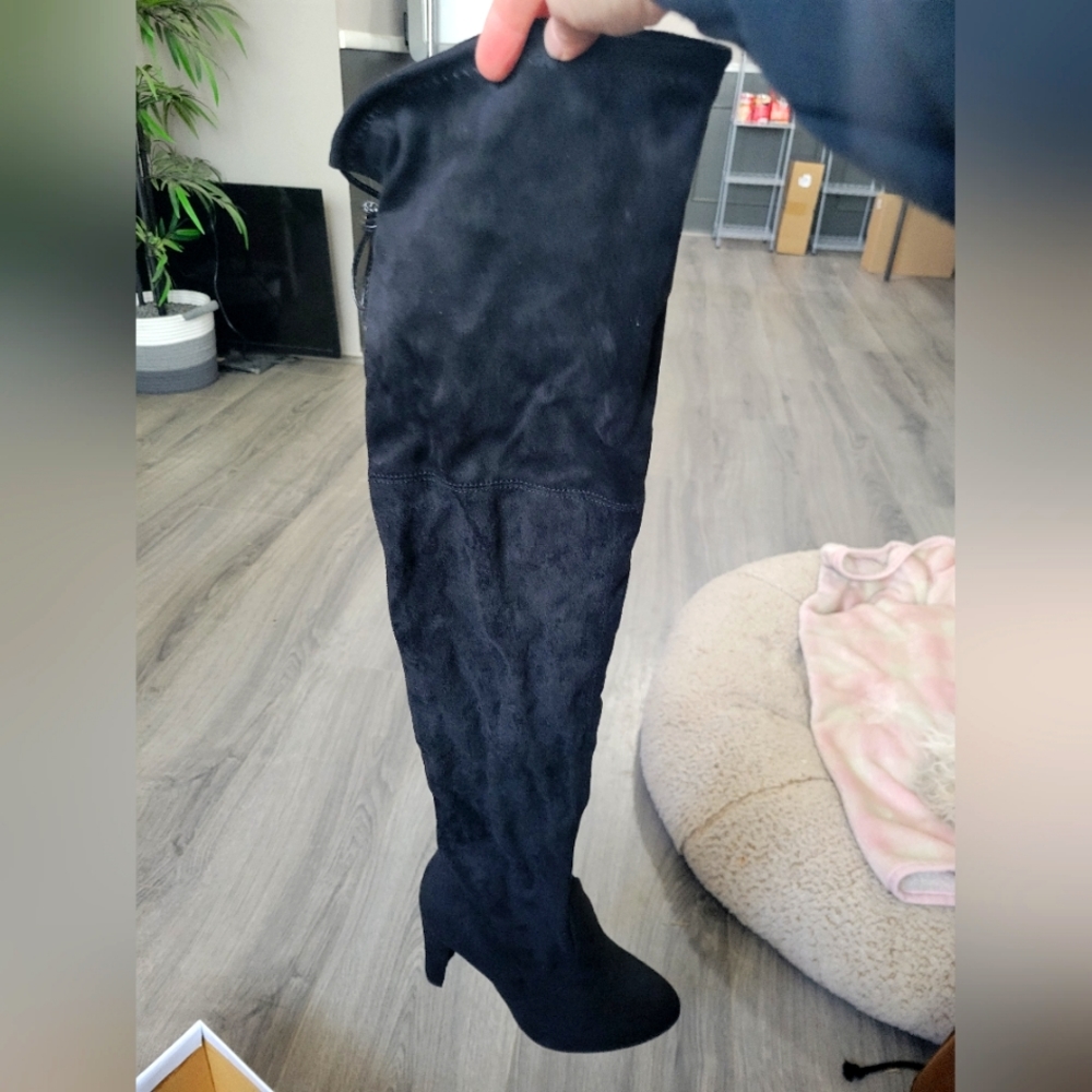Brand new sexy suede thigh high heal boots 👢